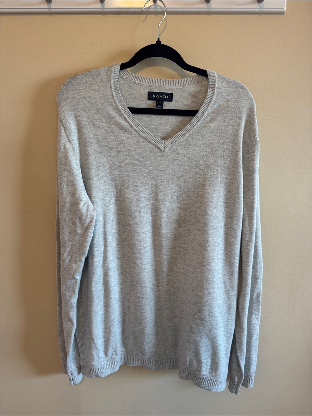 RW&CO. Men's Light Gray V-Neck Sweater - Soft Knit